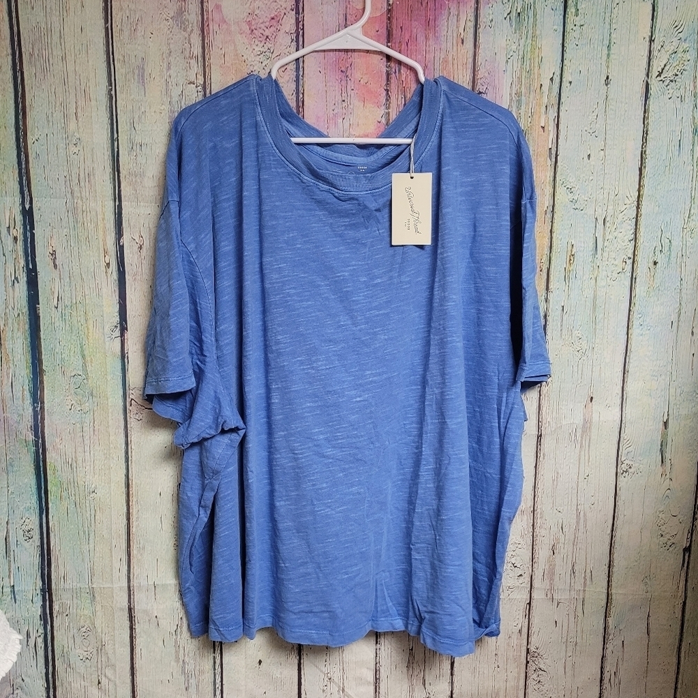 NWT‎ sky blue 4x tee